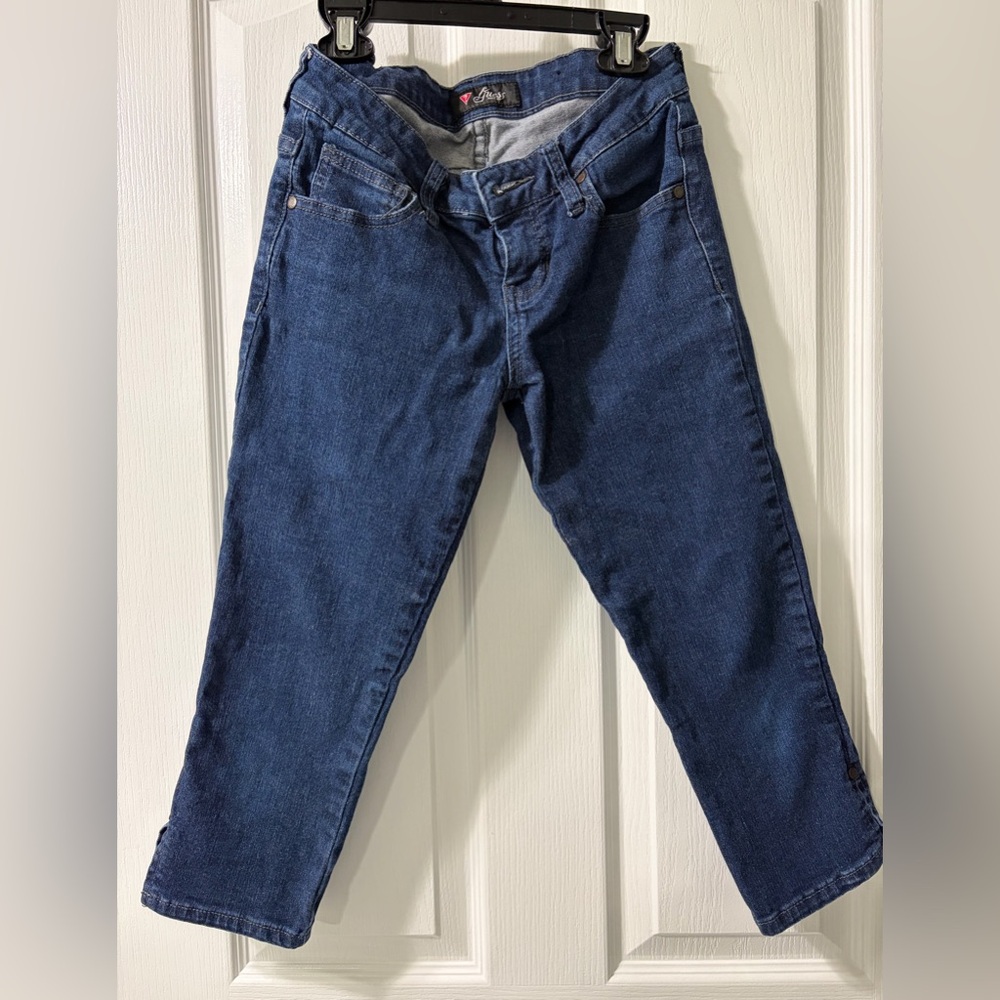 Guess Women’s Relaxed cropped Blue Jeans